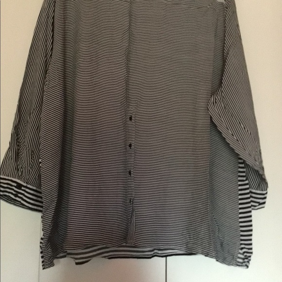 Blouse - Picture 2 of 2